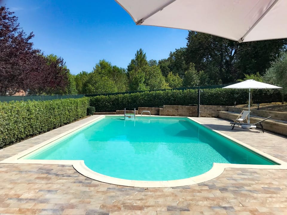 Swimming pool, Swimming pool