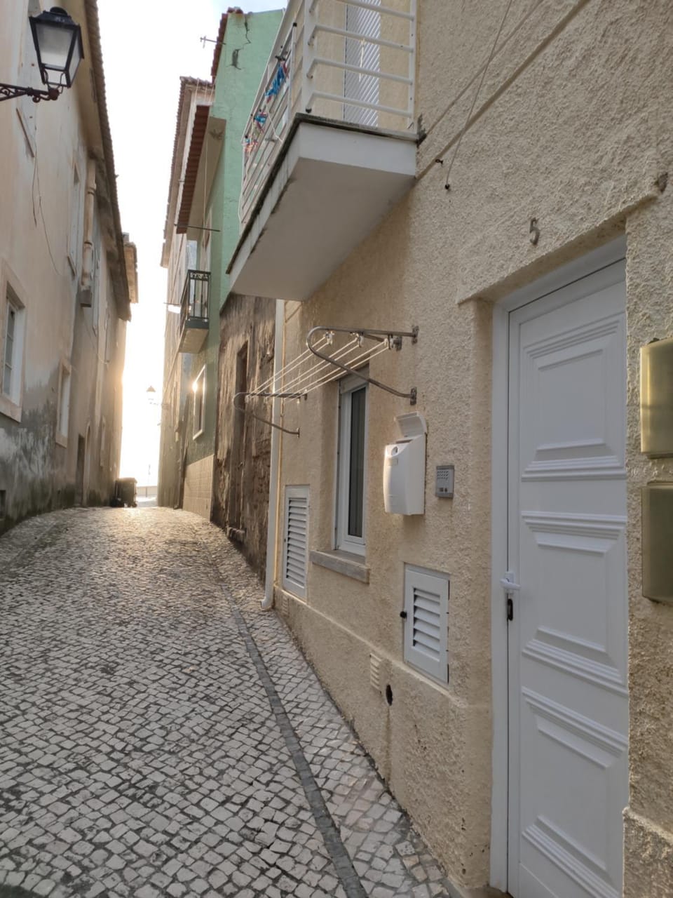 Facade/entrance, Neighbourhood