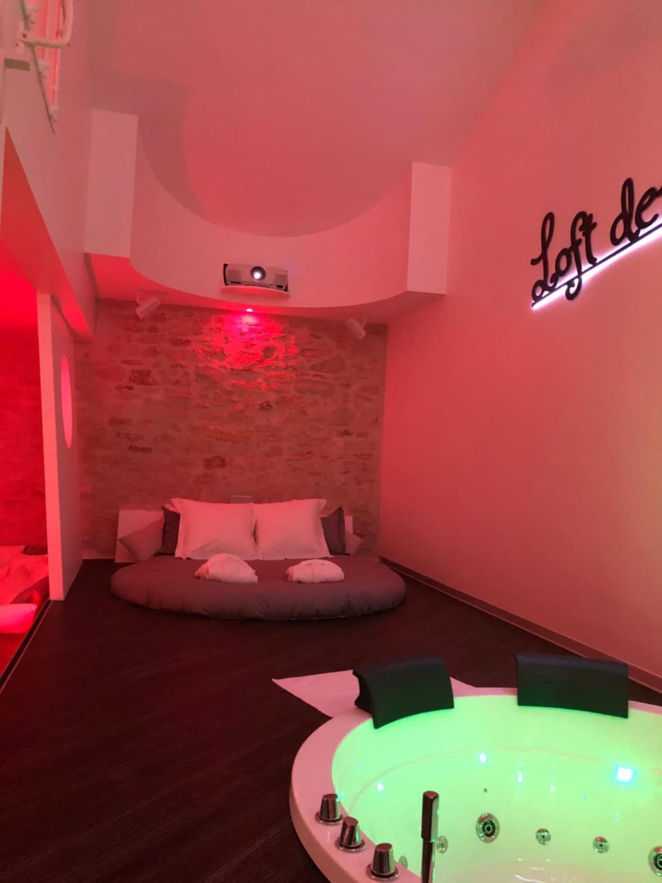 Photo of the whole room
