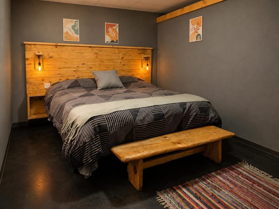 Property building, Bedroom, children, wardrobe