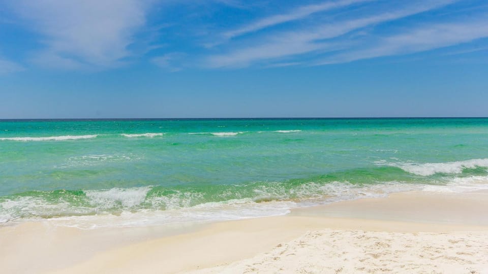 Calm Breeze Cottage House in South Walton County