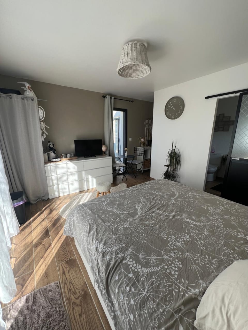 Quiniere - Entre Lac et Forêt - 25 m2 indépendant avec piscine Bed and Breakfast in Blois