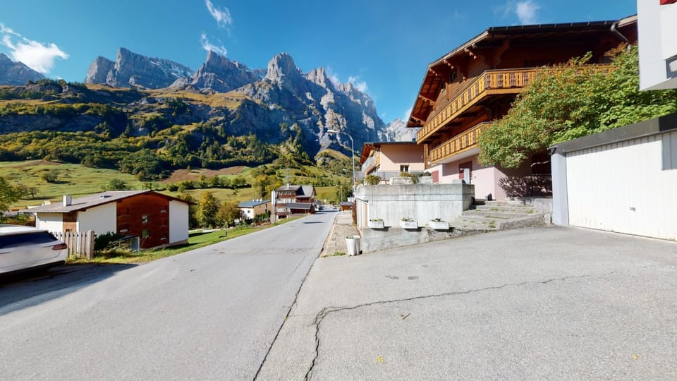 Neighbourhood, Natural landscape