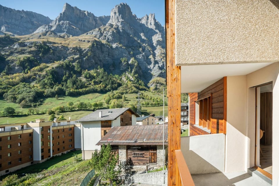Balcony/Terrace, Mountain view