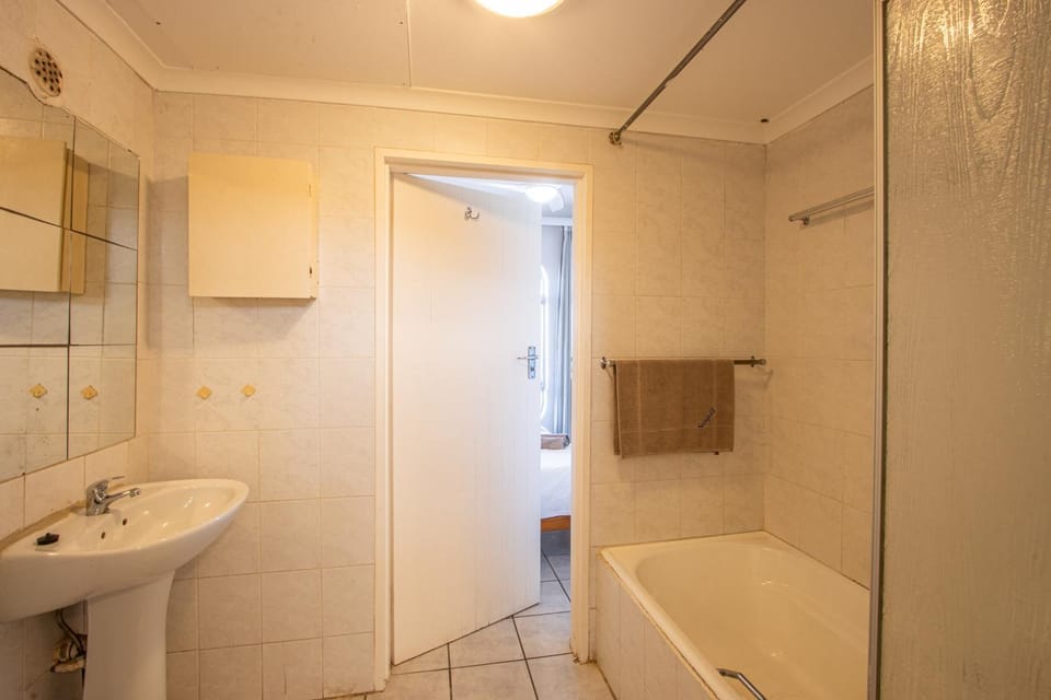 Bathroom, Bath, towels