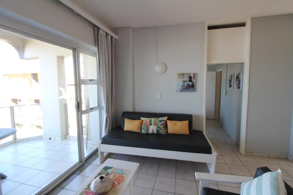 Patio, View (from property/room), Balcony/Terrace, Living room, Photo of the whole room, Seating area