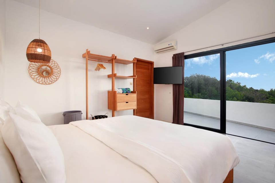 Bed, TV and multimedia, Bedroom, air conditioner