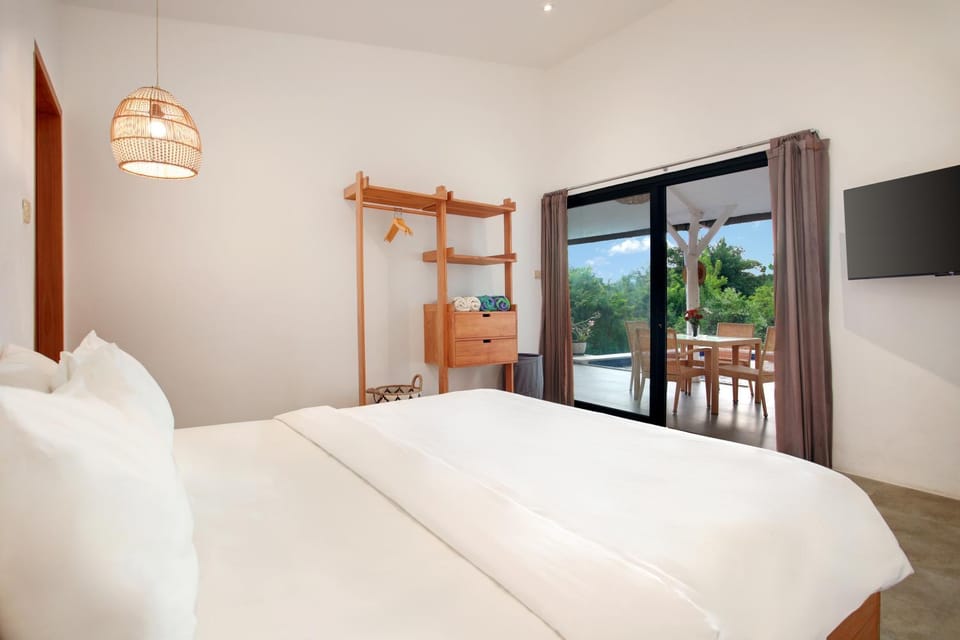 Communal lounge/ TV room, Bed, TV and multimedia, Photo of the whole room, Bedroom