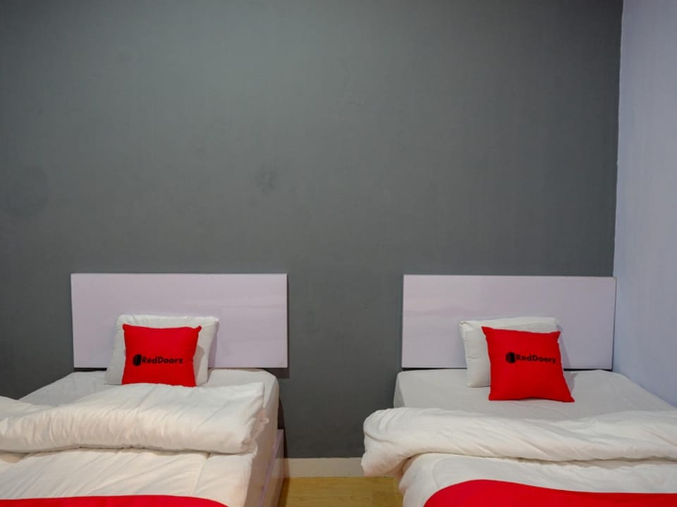 RedDoorz near Pasar Batang Hotel in Indonesia