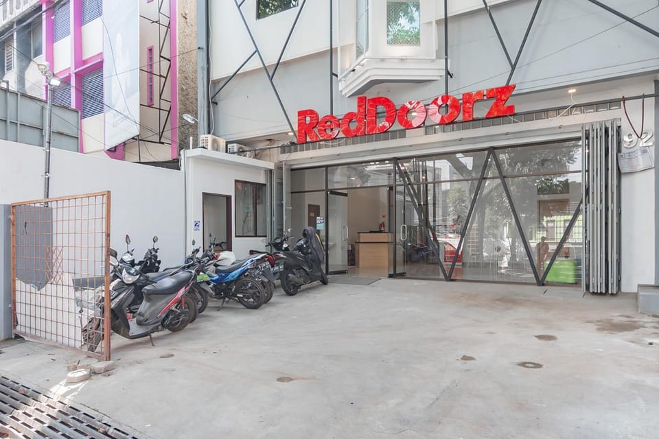 Facade/entrance
