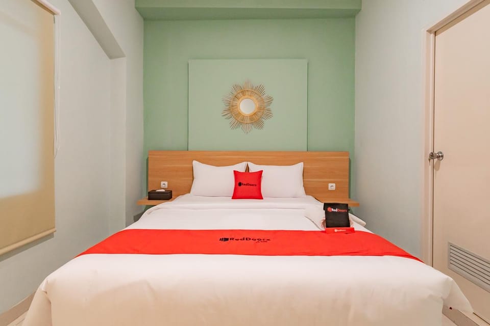 RedDoorz Plus @ Bagusrangin Street Hotel in Bandung
