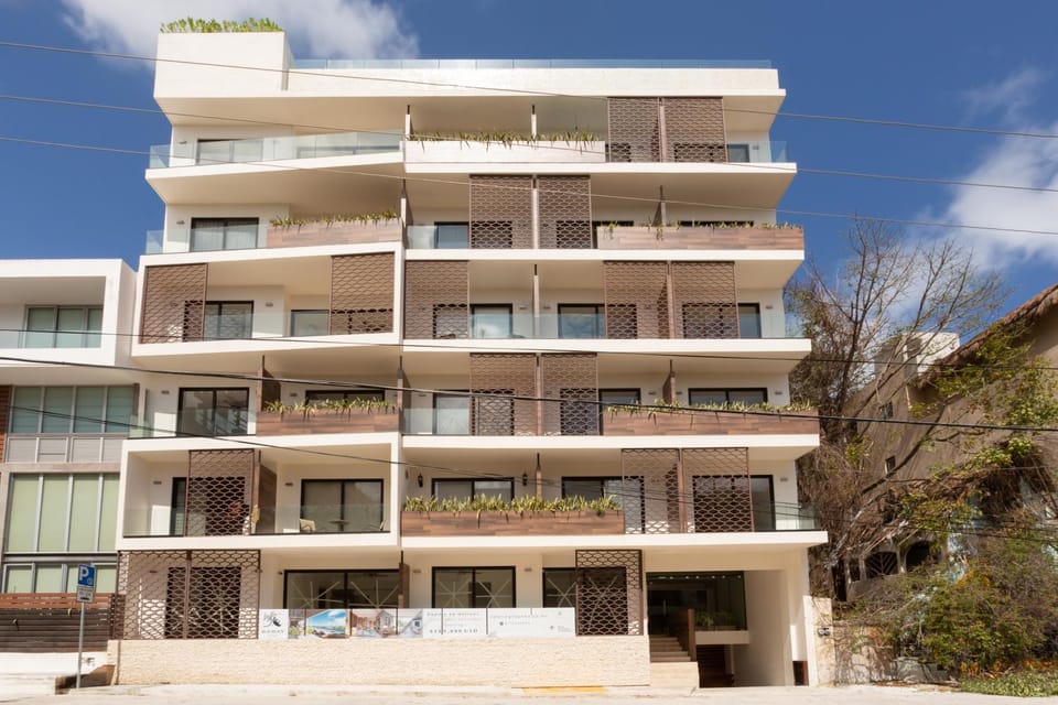 Property building, Facade/entrance