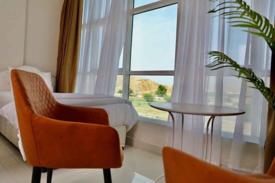 View (from property/room), Bedroom, Mountain view, Street view