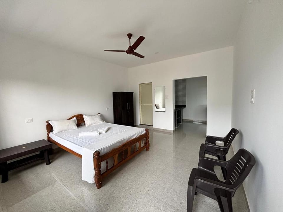 Bed, Balcony/Terrace, Living room, Photo of the whole room, Bedroom, towels, kitchen