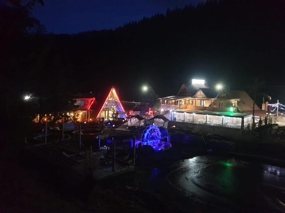 Pensiunea La Sishe Valea Putnei Bed and Breakfast in Romania