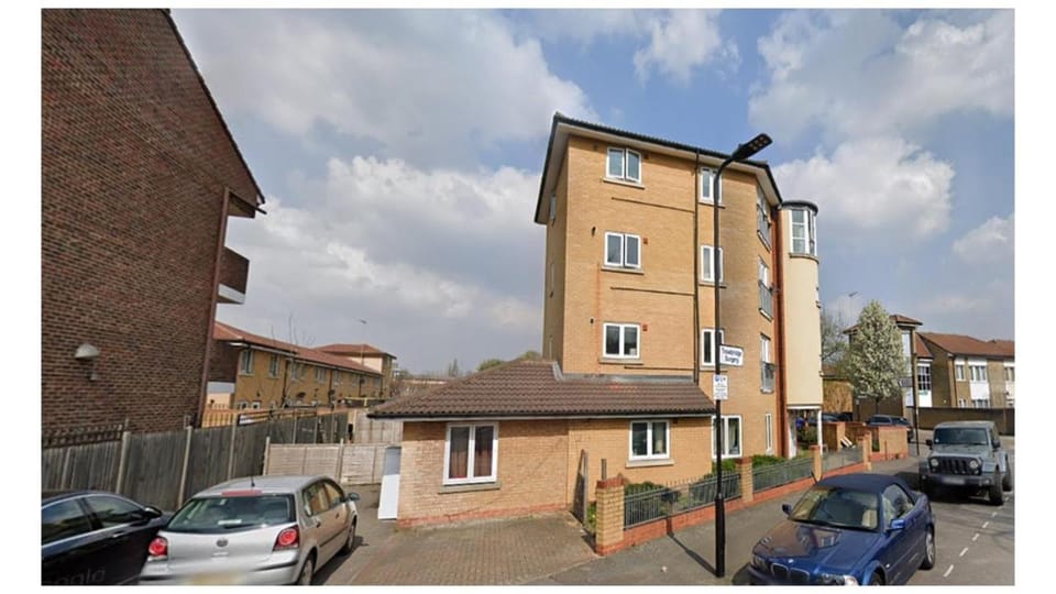 London Zone 2 Lovely 4 bedroom Apartment - 3 Trowbridge Road Apartment in London