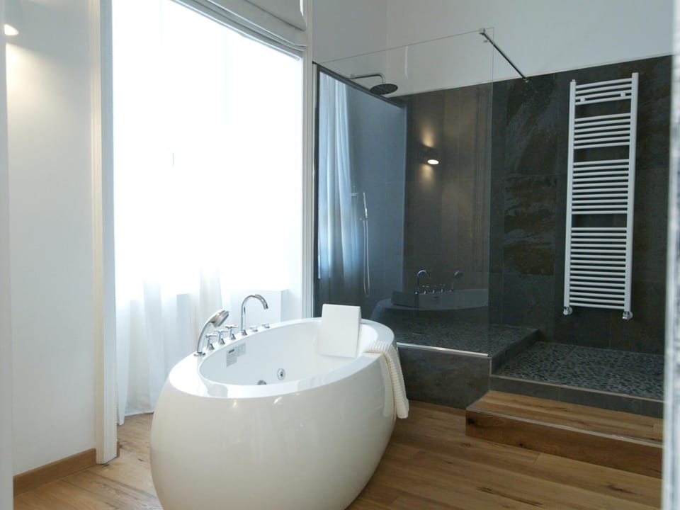 Bathroom, Spa and wellness centre/facilities