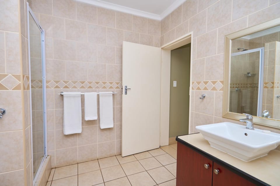 Tamboti Guest Lodge Bed and Breakfast in Pretoria