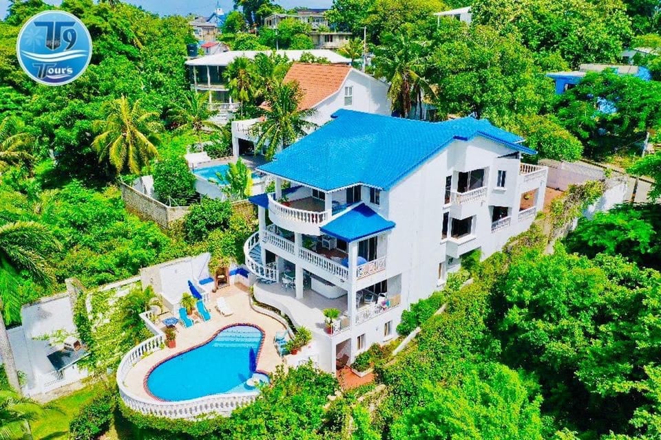 Day, Natural landscape, Swimming pool