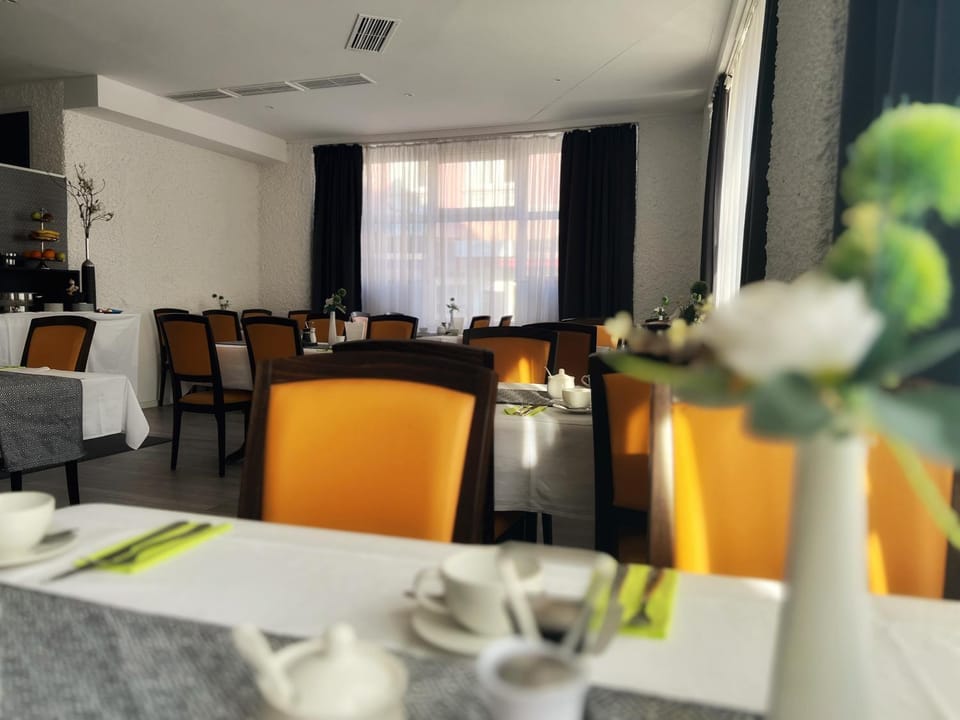 Restaurant/places to eat, Breakfast