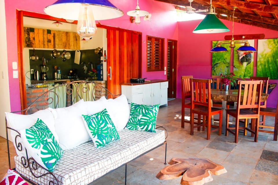 Property building, Patio, Kitchen or kitchenette, Living room, Decorative detail, Seating area, Dining area, Garden view