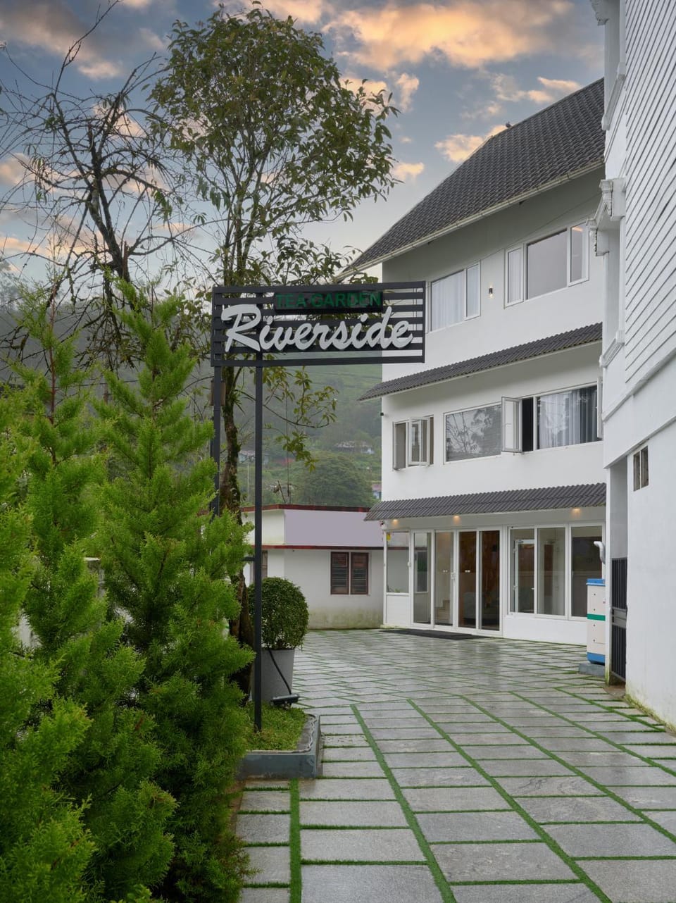 Property building, Property logo or sign, Natural landscape, Garden view