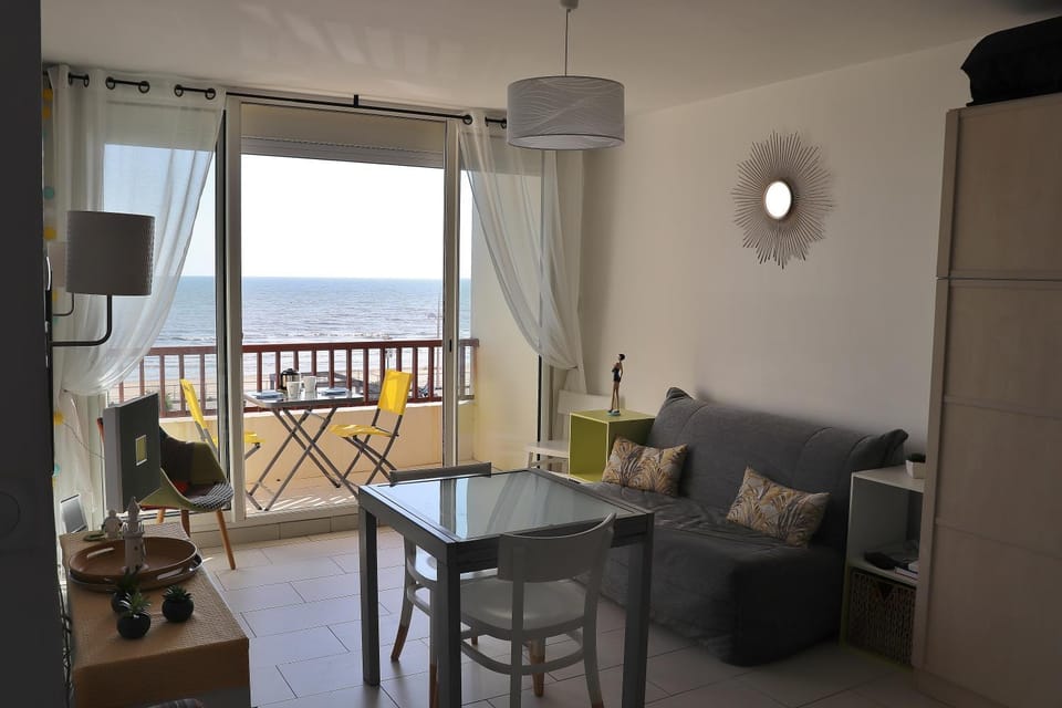 Studio Front de Mer Apartment in Saint-Jean-de-Monts