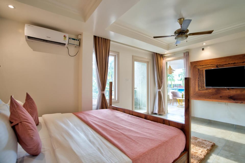 Photo of the whole room, air conditioner