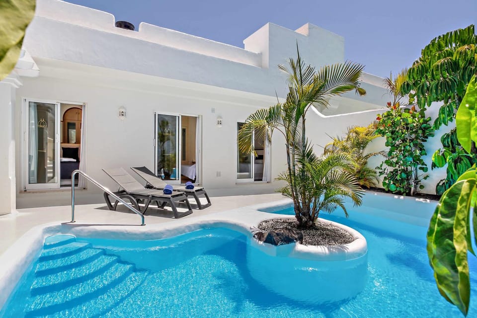 Patio, Garden, Pool view