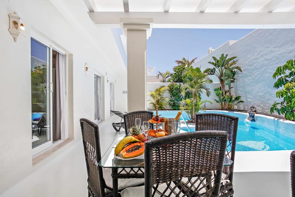 Patio, Garden, Balcony/Terrace, Food and drinks, Swimming pool