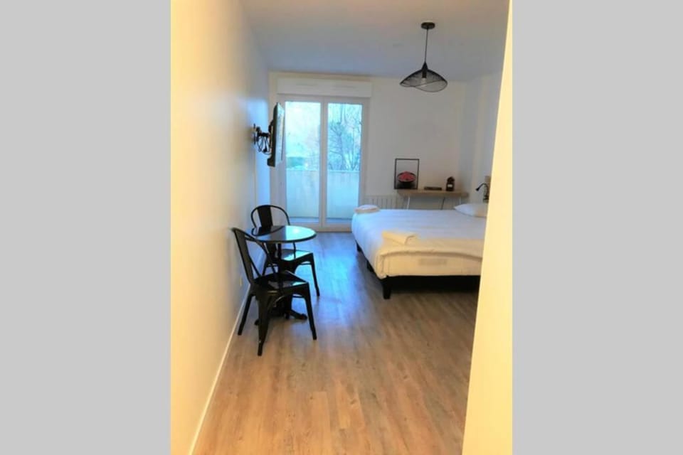 Bel appartement design tout confort (Parking Gratuit) à 10 minutes de Bordeaux Apartment in Nouvelle-Aquitaine
