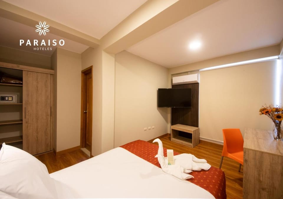 Bed, TV and multimedia, safe