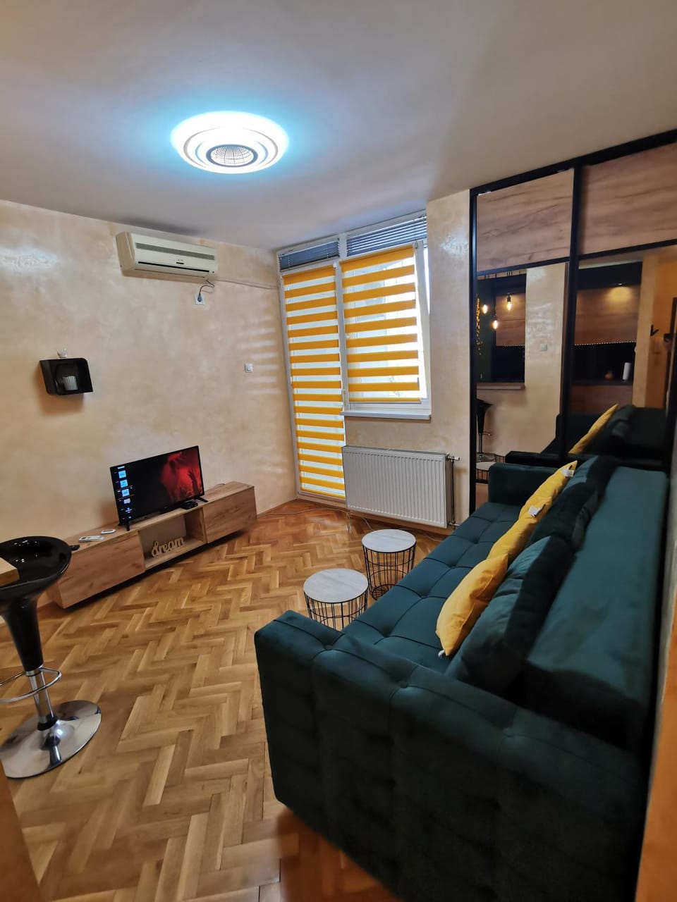 Centar Stan na dan sa parkingom Apartment in Novi Sad