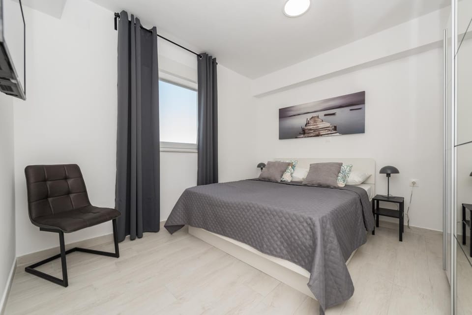 Sanda luxury apartment with pool Apartment in Novalja