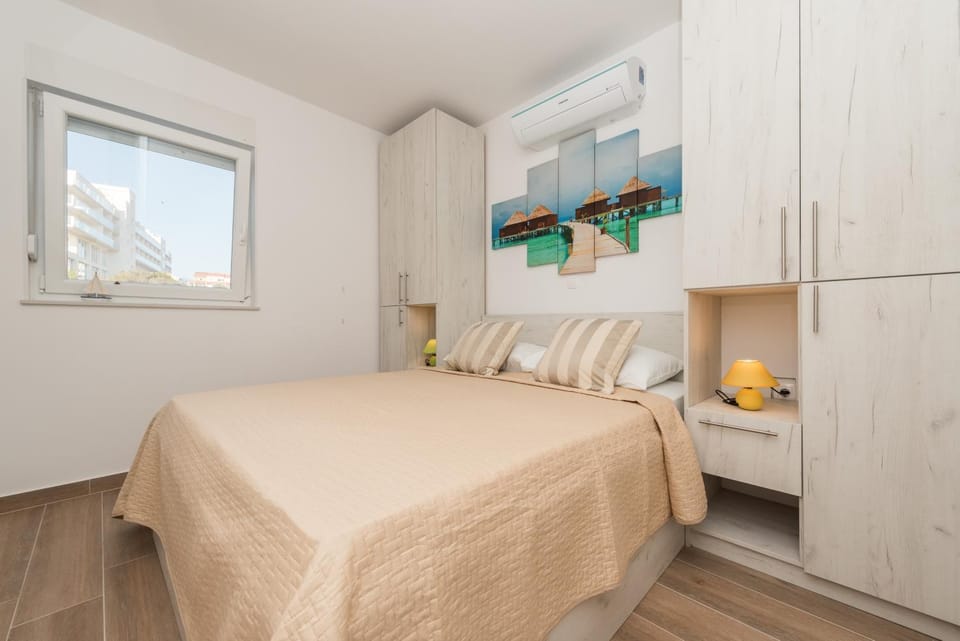 Dino 2 luxury apartment with pool Apartment in Novalja