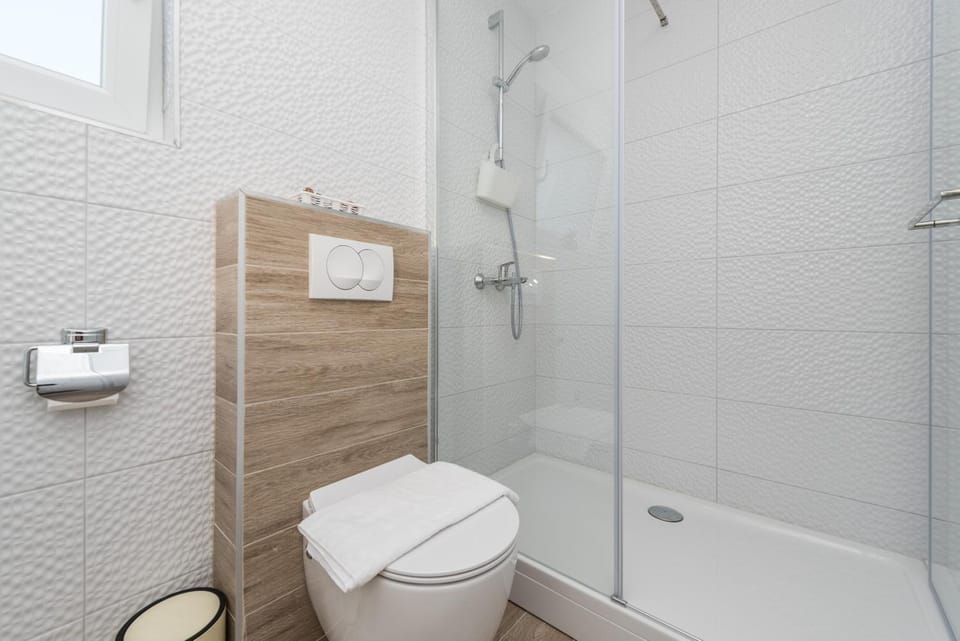 Dino 2 luxury apartment with pool Apartment in Novalja