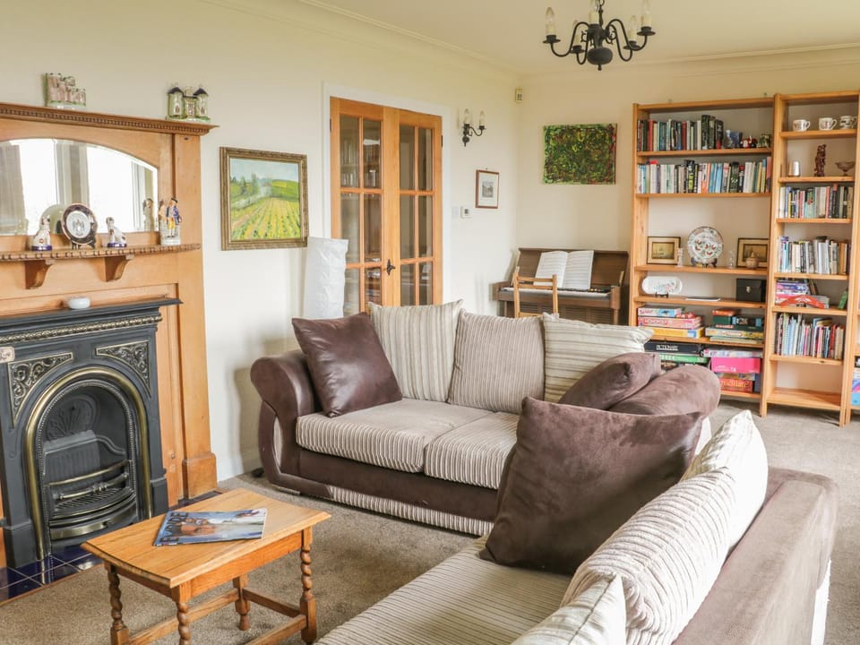 Lower Cross House in Keighley