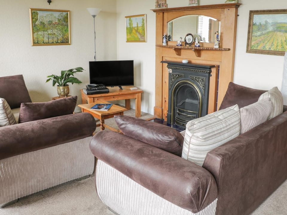 Lower Cross House in Keighley