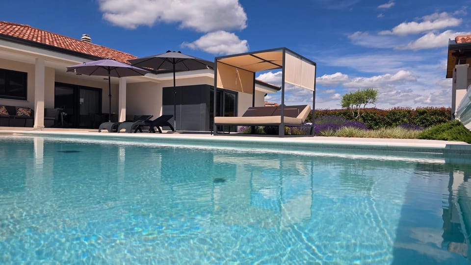 Villa Green Forest with wellness and heated salty pool Villa in Istria County