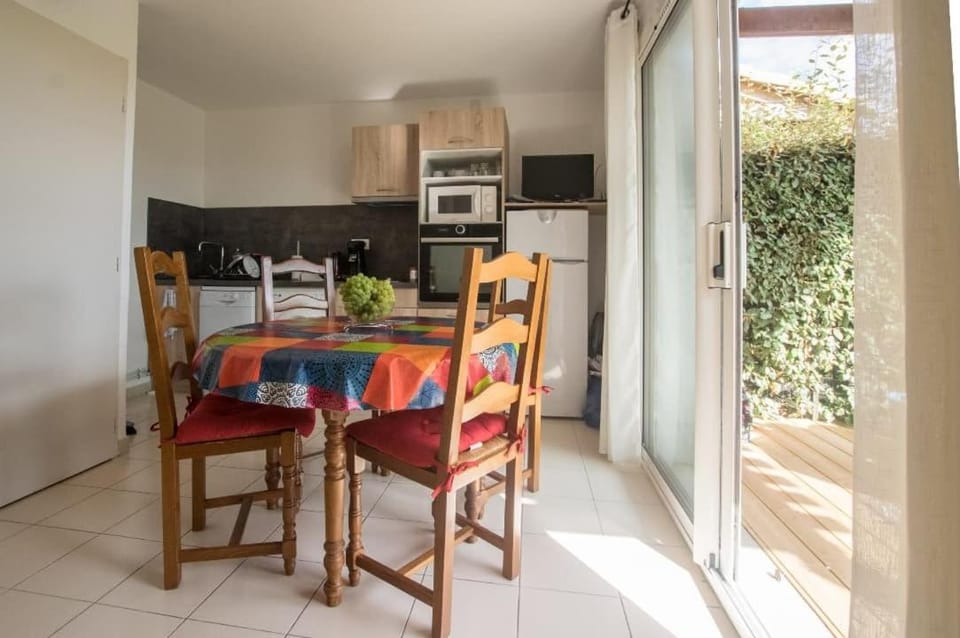 Living room, kitchen
