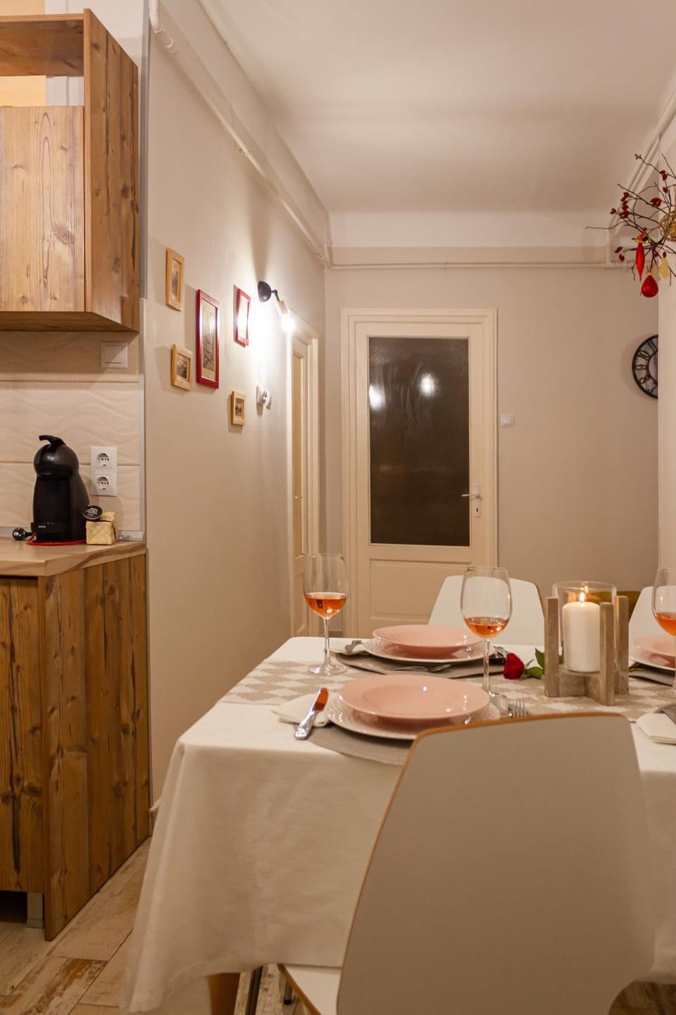 Dining area, kitchen