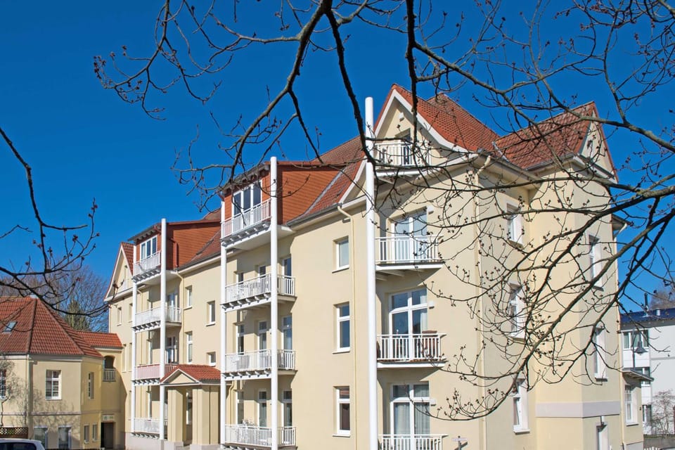 Property building, Neighbourhood