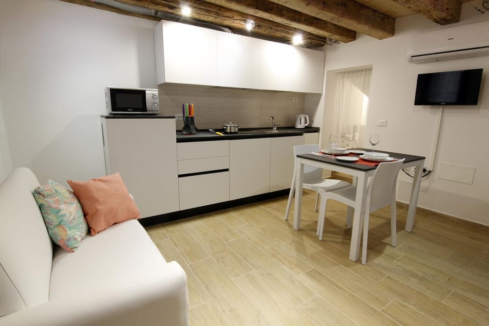 Living room, Dining area