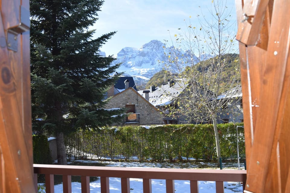 Natural landscape, Balcony/Terrace, Mountain view
