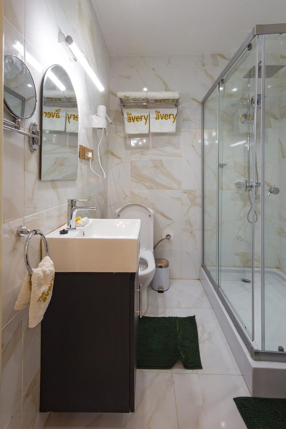 Toilet, Bathroom, towels