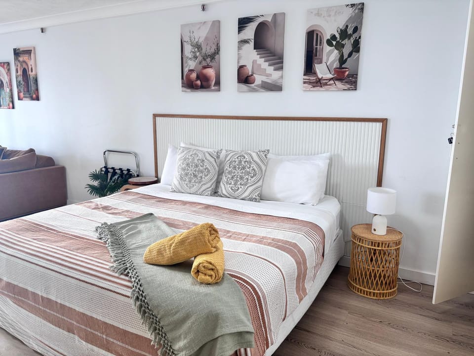 Unit 1 - Relaxing Seaviews Apartment in Surfers Paradise