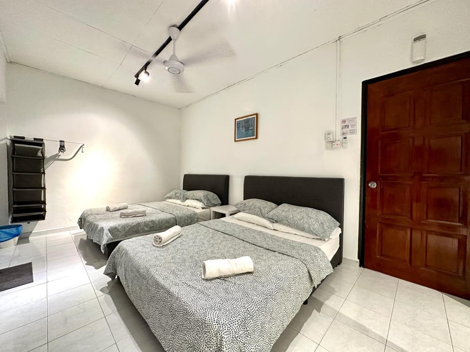 Bed, Photo of the whole room
