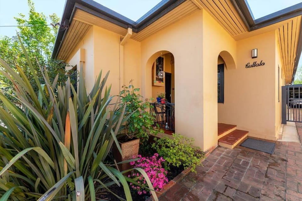 Cullalo ArtHouse Apartment in Wodonga