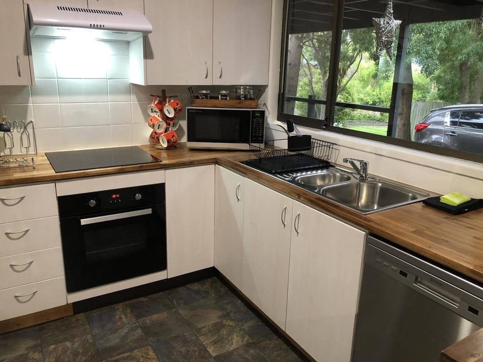 Coffee/tea facilities, Kitchen or kitchenette