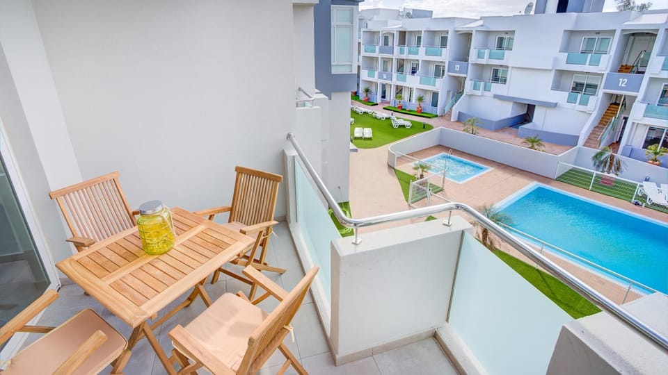 Balcony/Terrace, Swimming pool